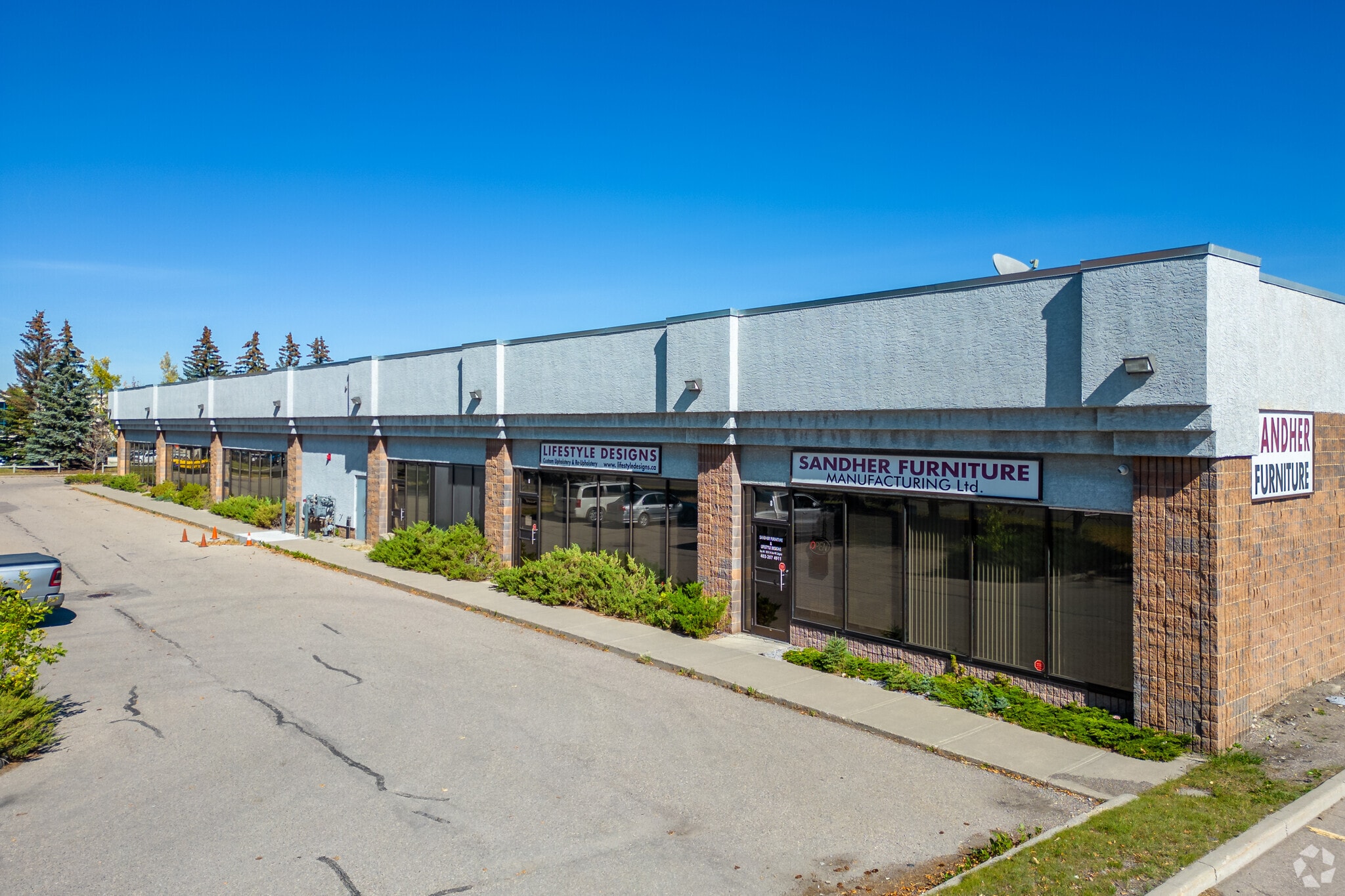 3033 34th Ave NE, Calgary, AB for Rent