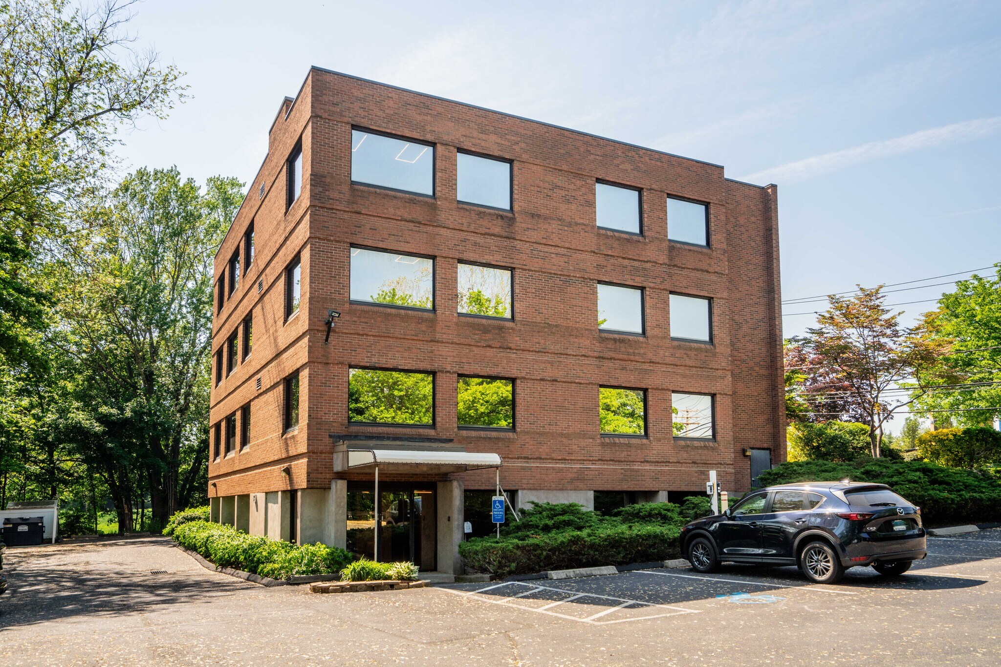 2751 Dixwell Ave, Hamden, CT for Sale