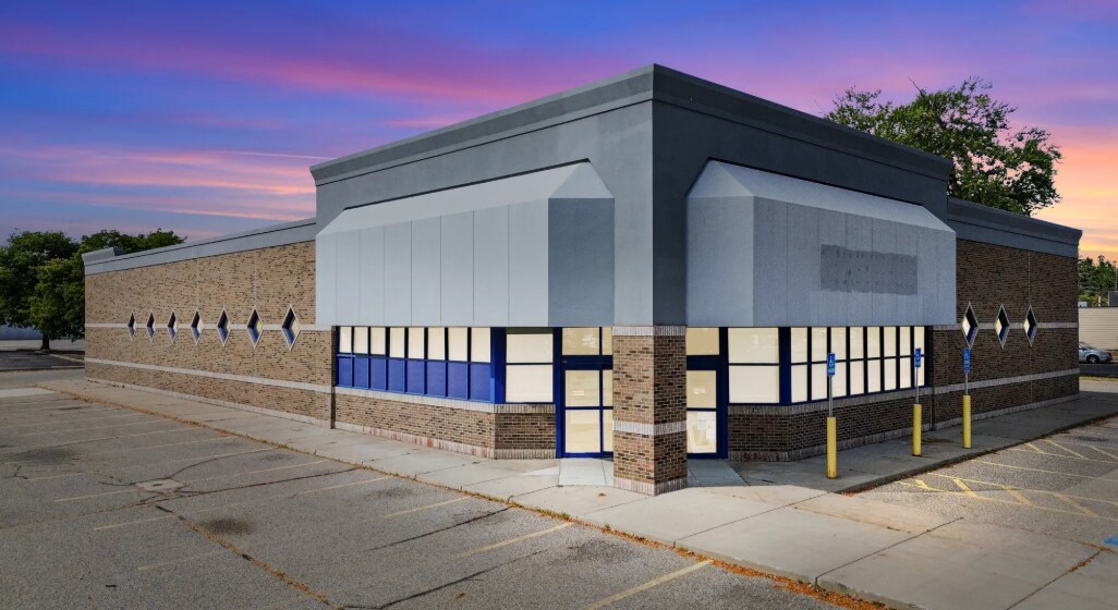 51037 Van Dyke Ave, Shelby Township, MI for Sale