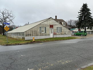 Bayport, NY Garden Center - 482 Sylvan Ave