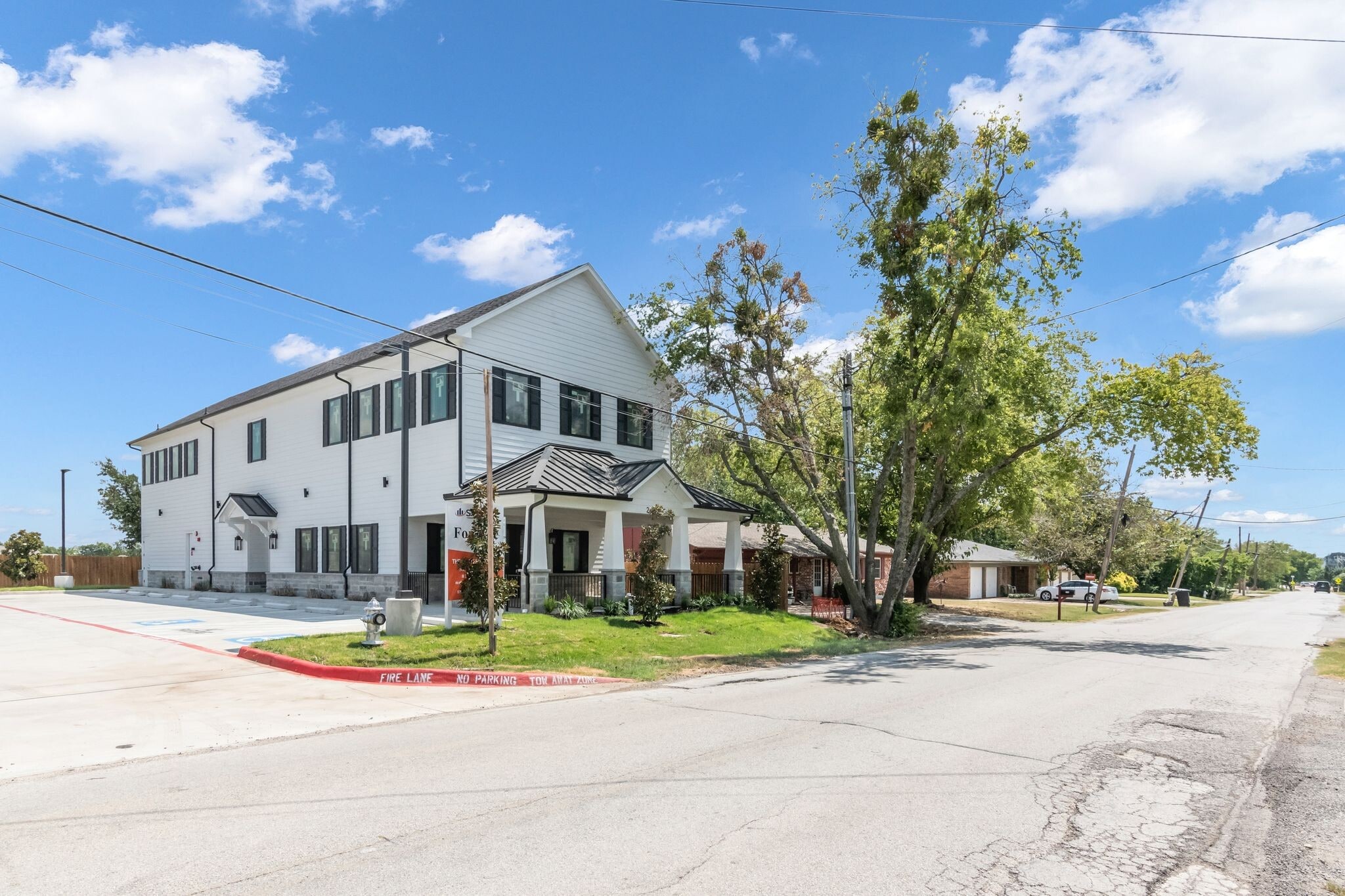 207 S Elm St, Keller, TX for Sale
