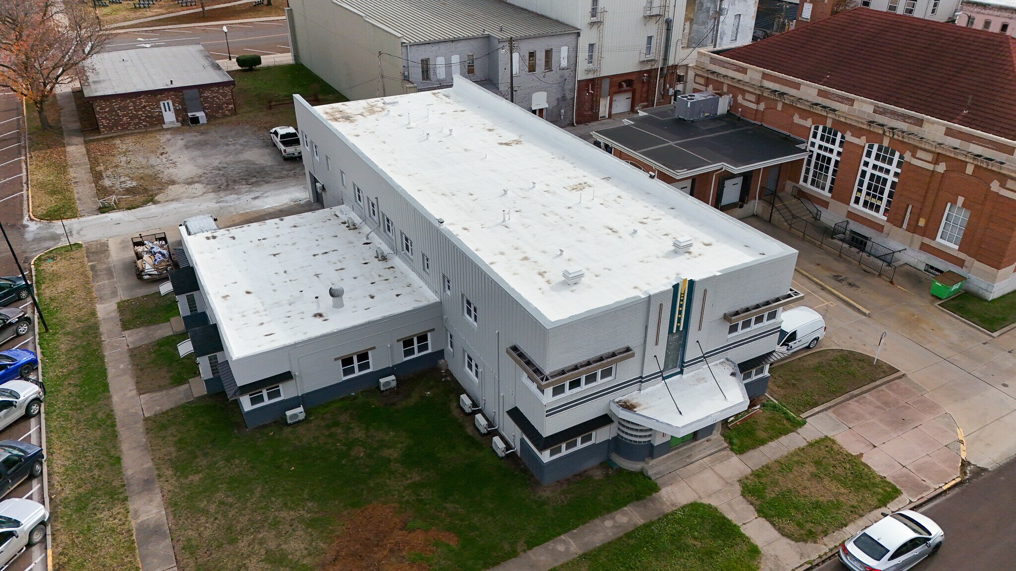 11 N Walnut St, Iola, KS for Sale