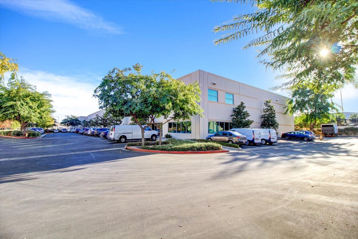 15853 Monte St Sylmar, CA 91342 Industrial Property for Lease on