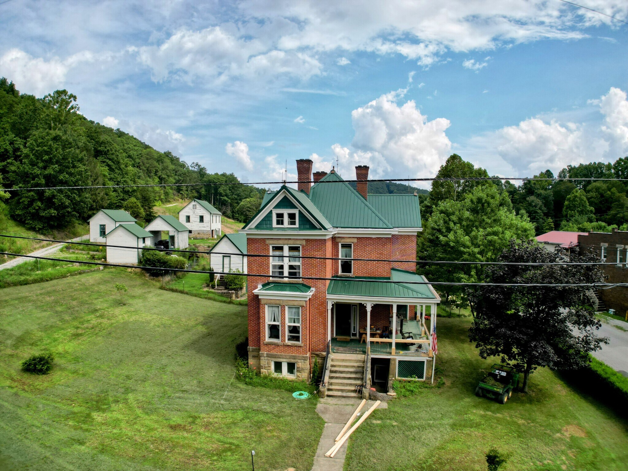 512 Walgrove Rd, Elkview, WV for Sale