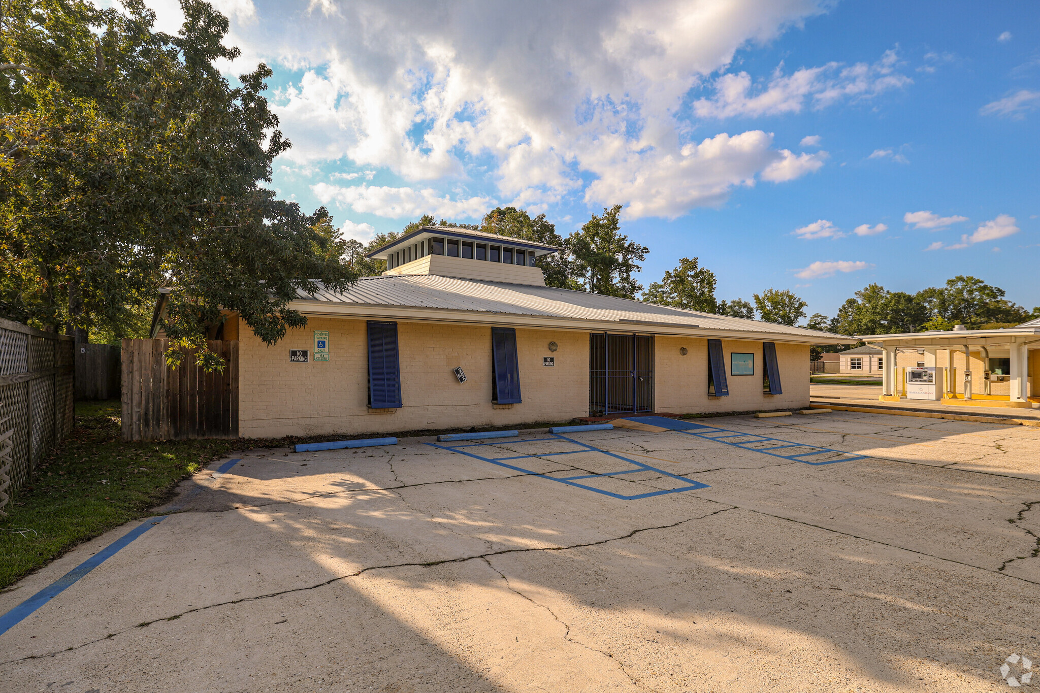 350 N Causeway Blvd, Mandeville, LA for Rent