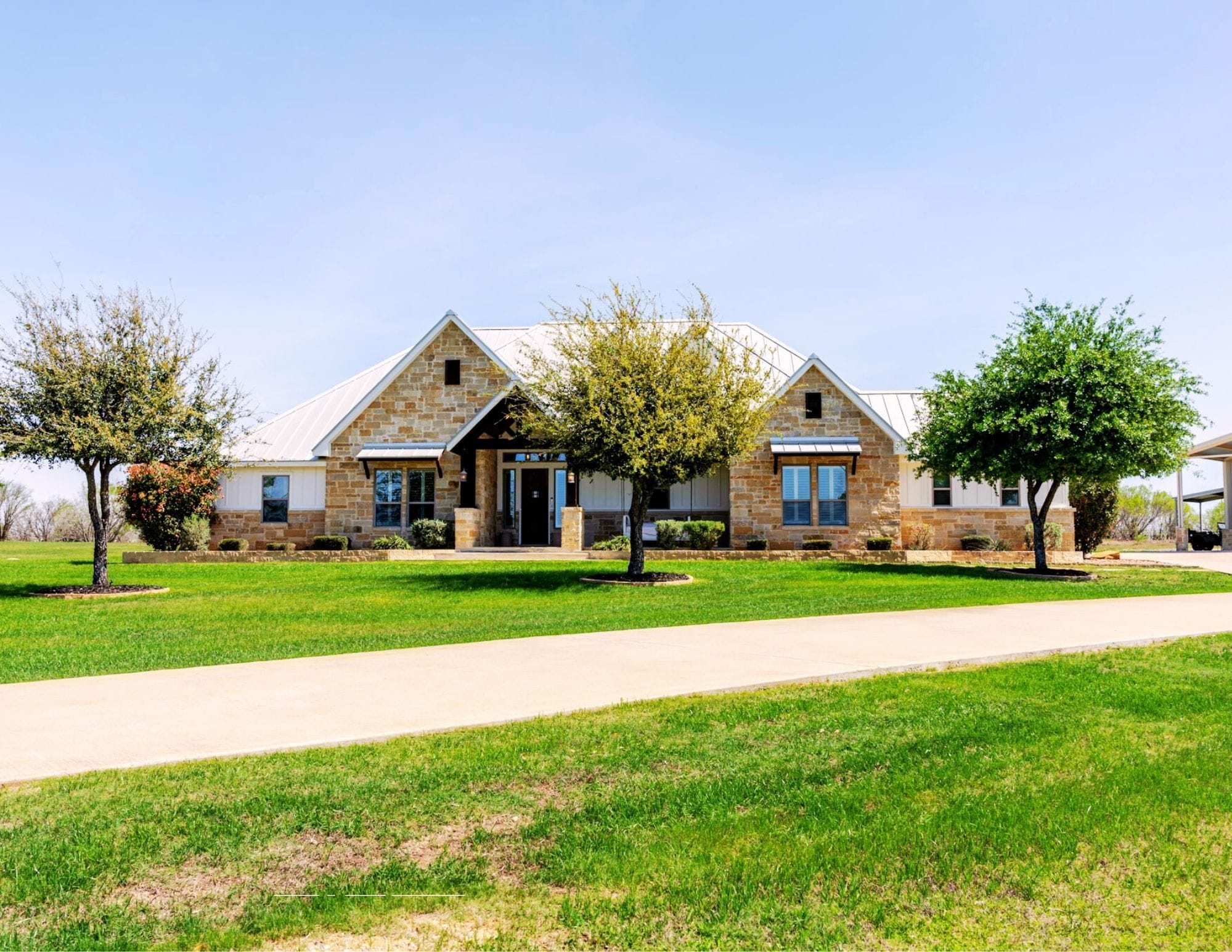 1260 County Road 361, La Vernia, TX for Sale