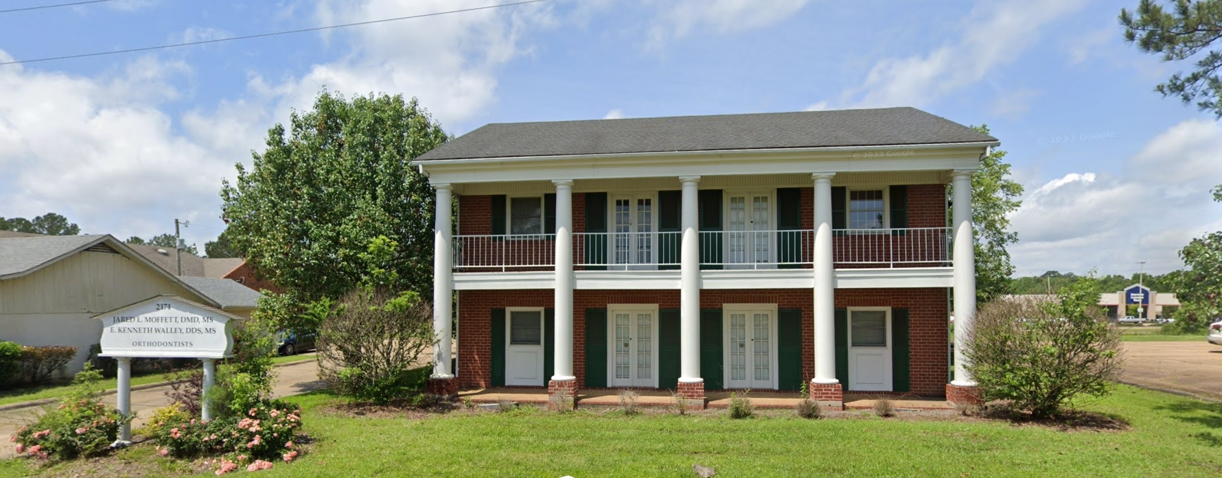 2174 Henry Hill Dr, Jackson, MS for Sale