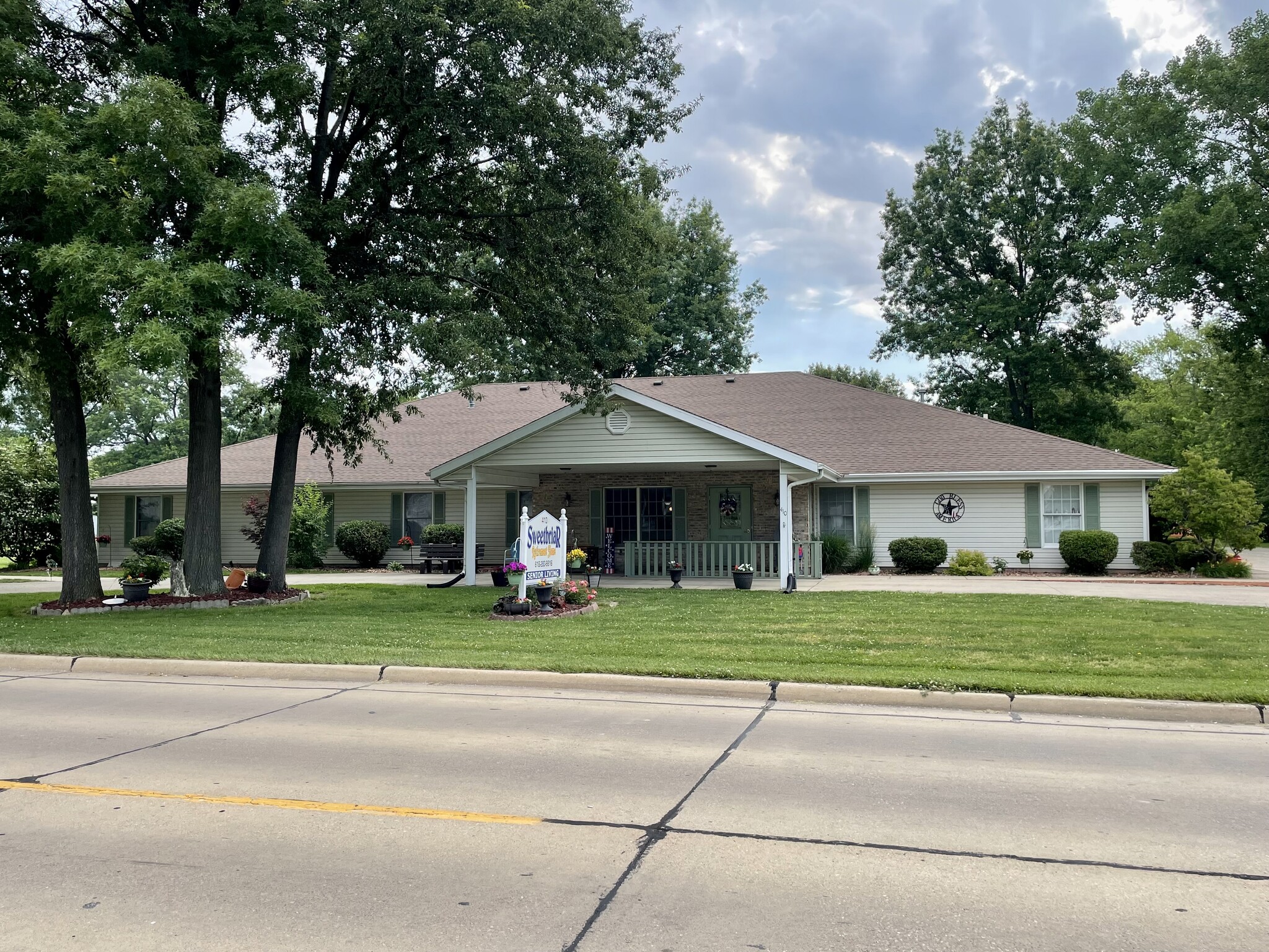 410 Sunset Dr, Vandalia, IL for Sale