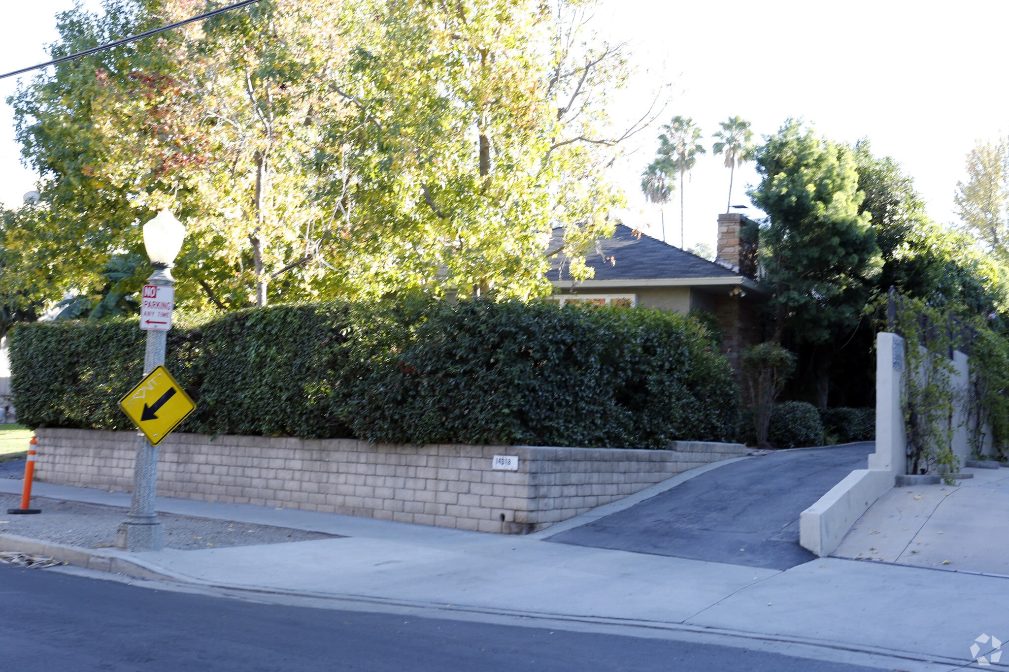 14318 Dickens St, Sherman Oaks, CA for Sale