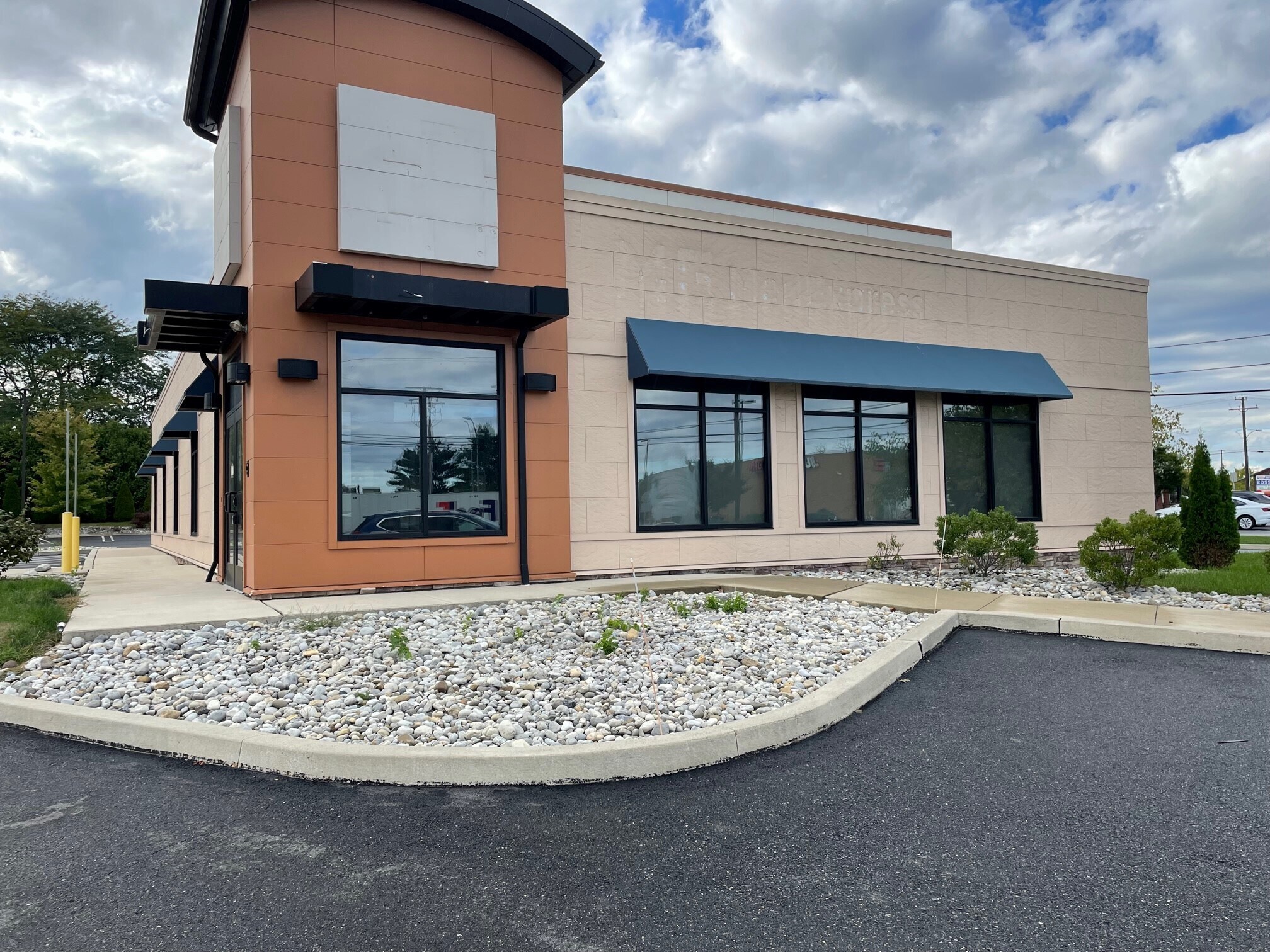 30 S West End Blvd Quakertown, PA 18951 Office Property for Lease on