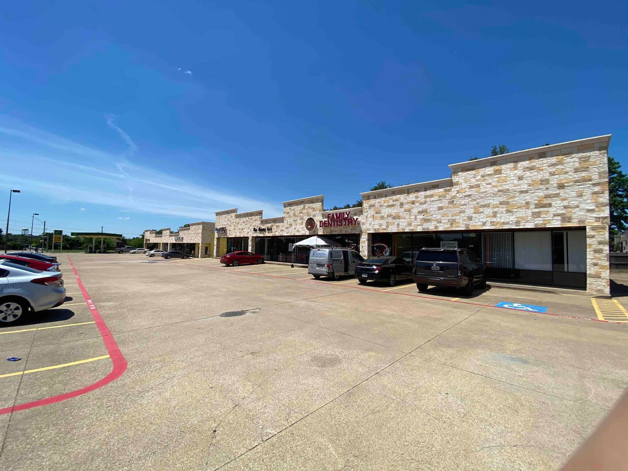 2501 N Main St, Euless, TX for Rent