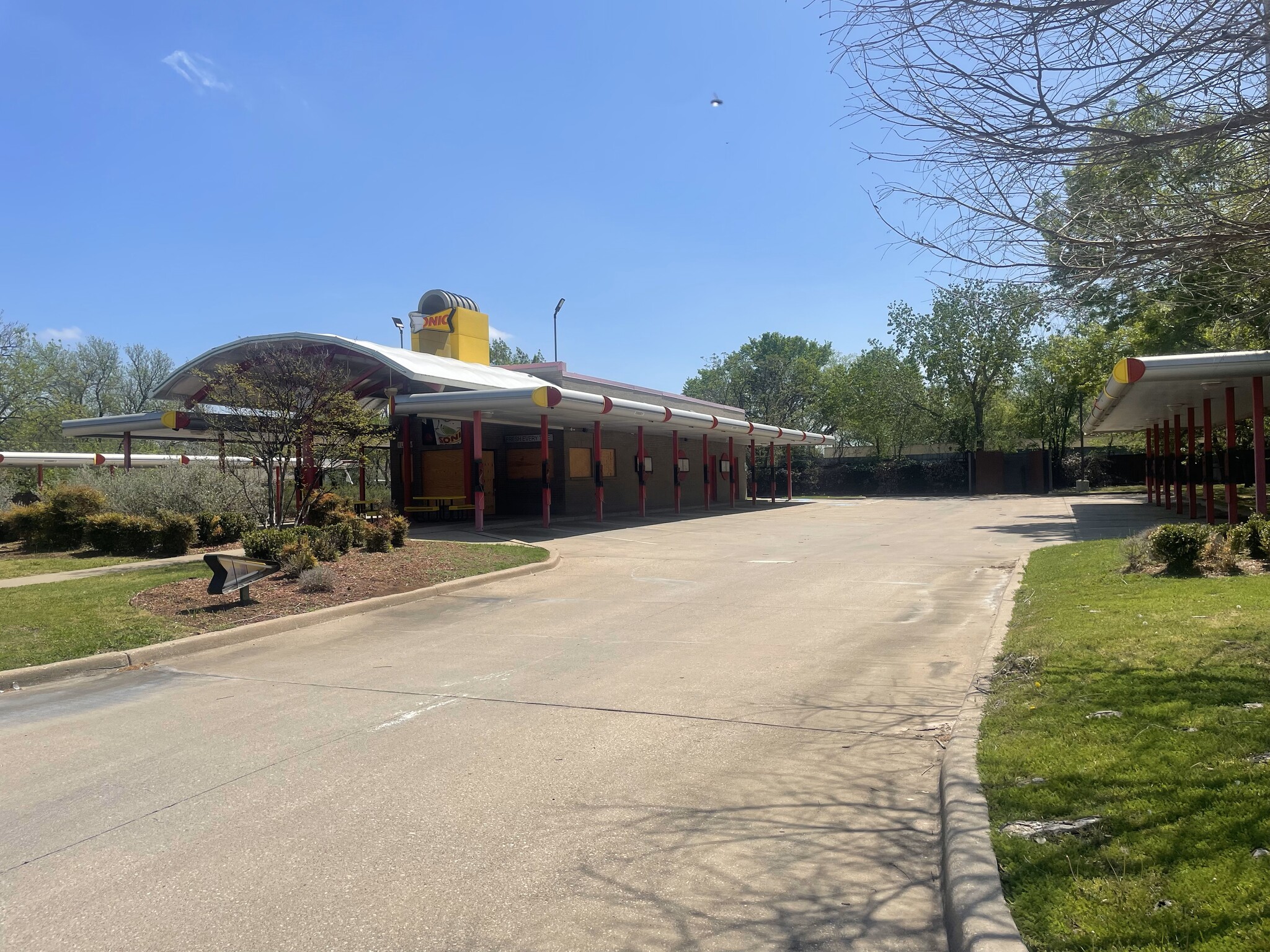 1300 Pioneer Dr, Irving, TX for Rent