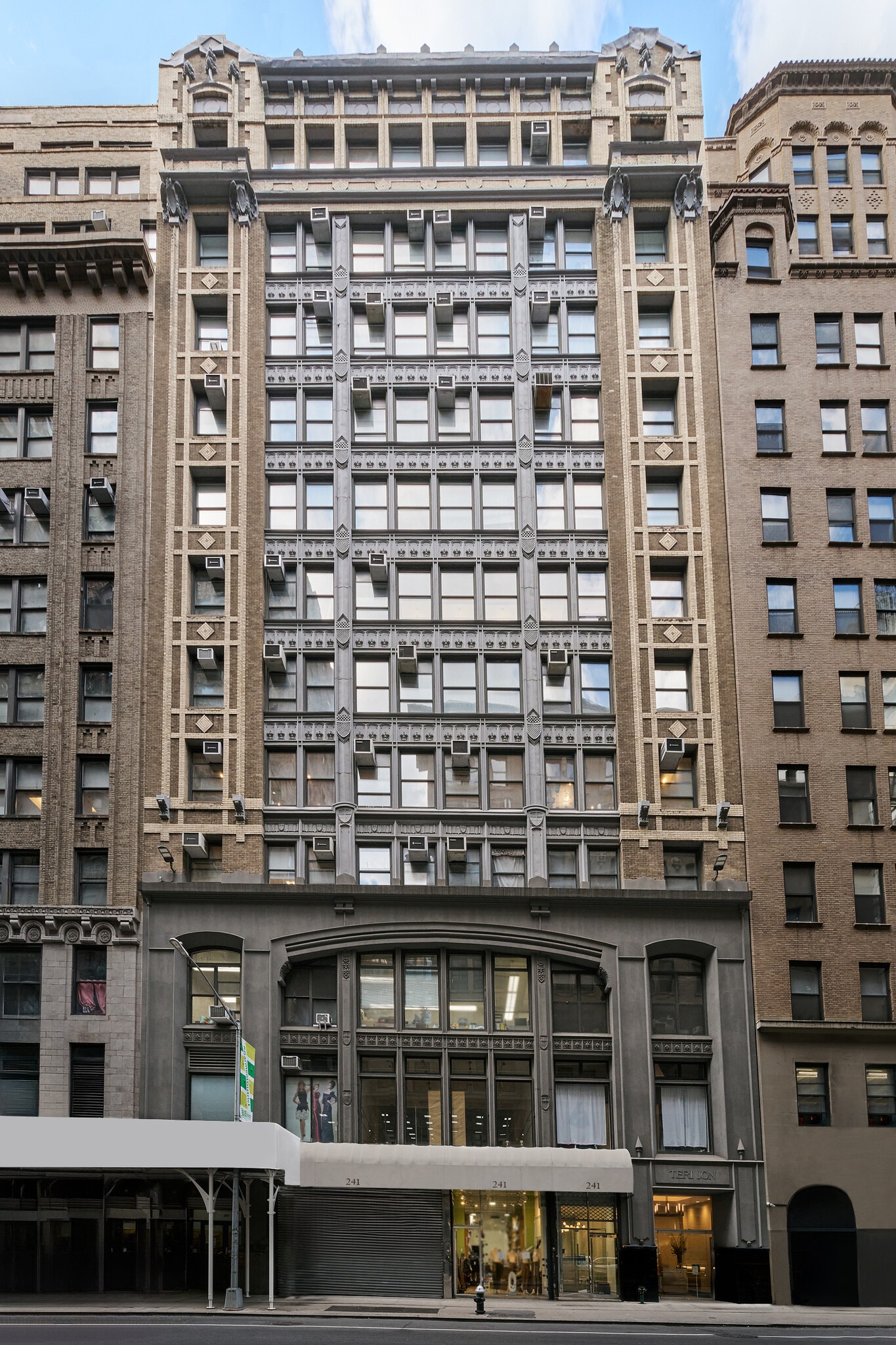 241 W 37th St, New York, NY for Rent