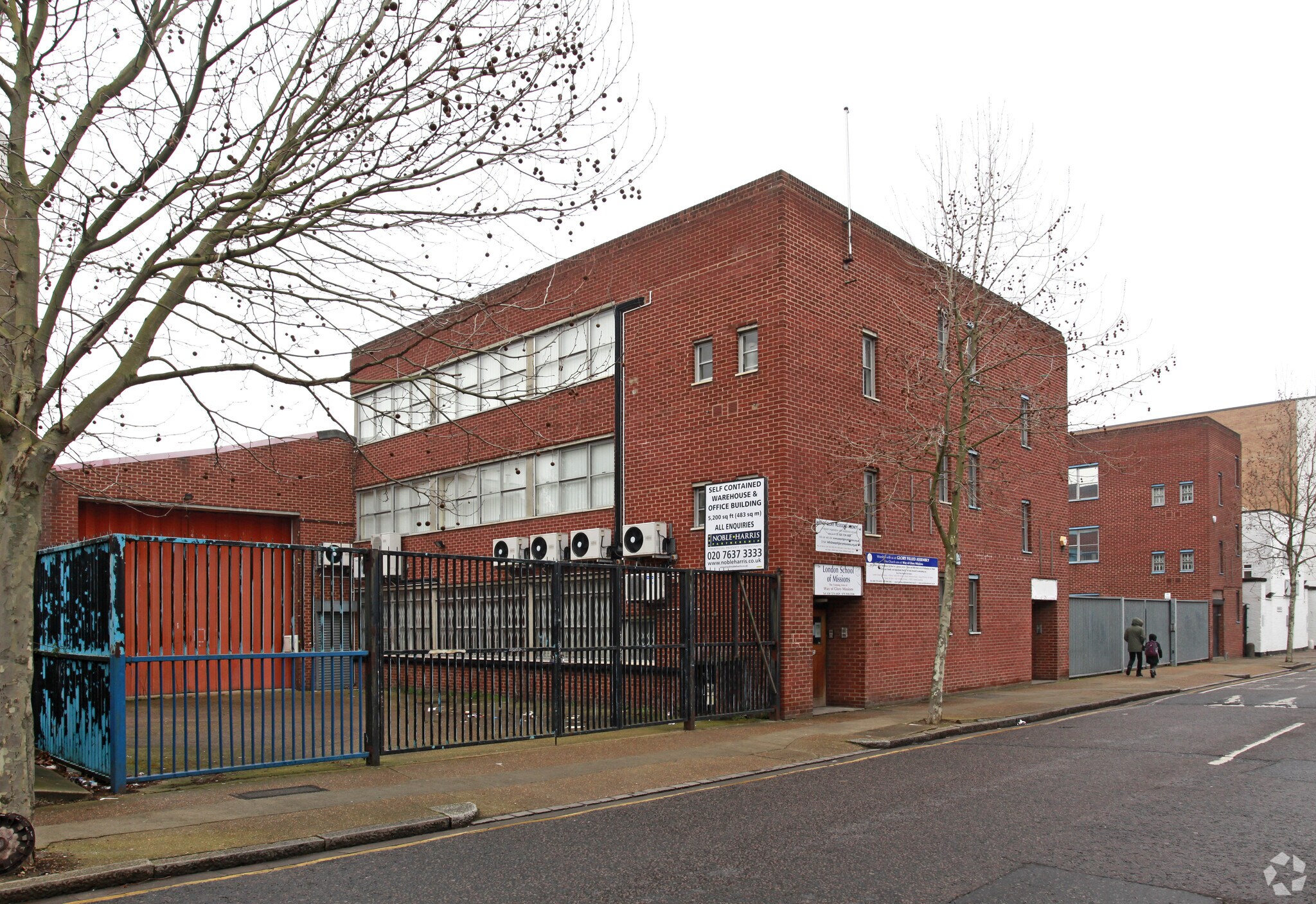 112A Warner Rd, London, LND for Rent