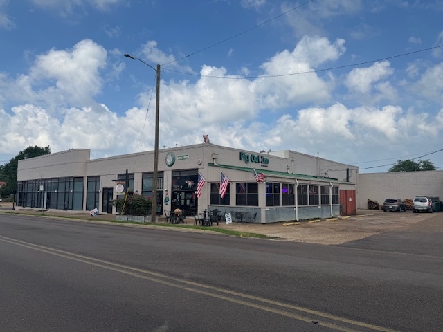 116 S Canal St, Natchez, MS for Sale
