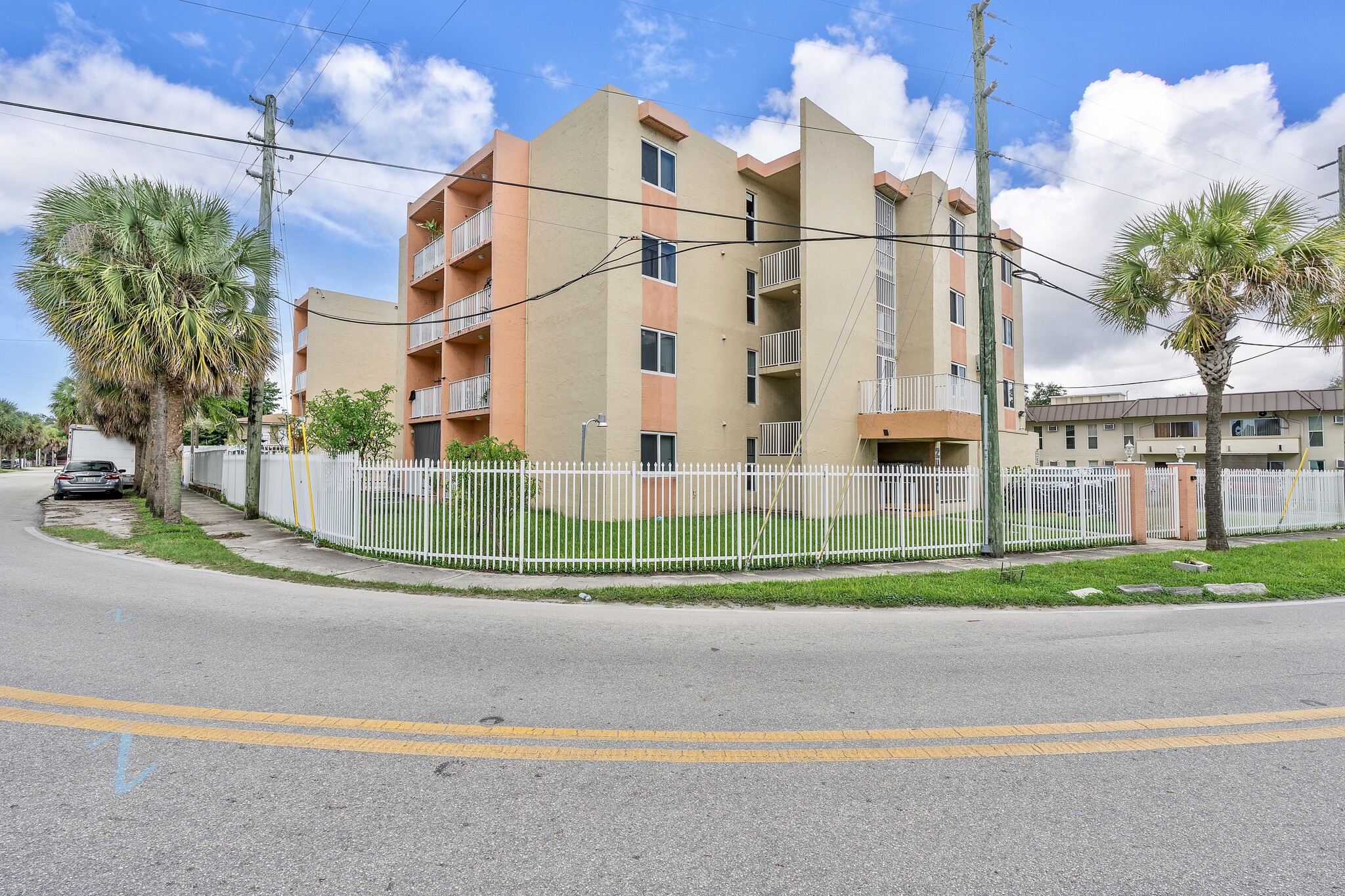 2400 NW 16th Street Rd, Miami, FL for Sale
