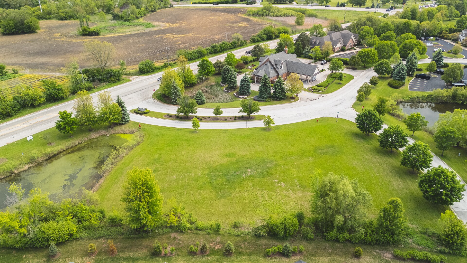 11 Executive dr, Hawthorn Woods, IL for Sale