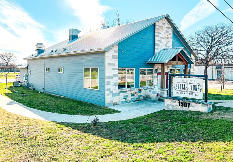 1507 Chestnut St, Bastrop, TX for Rent
