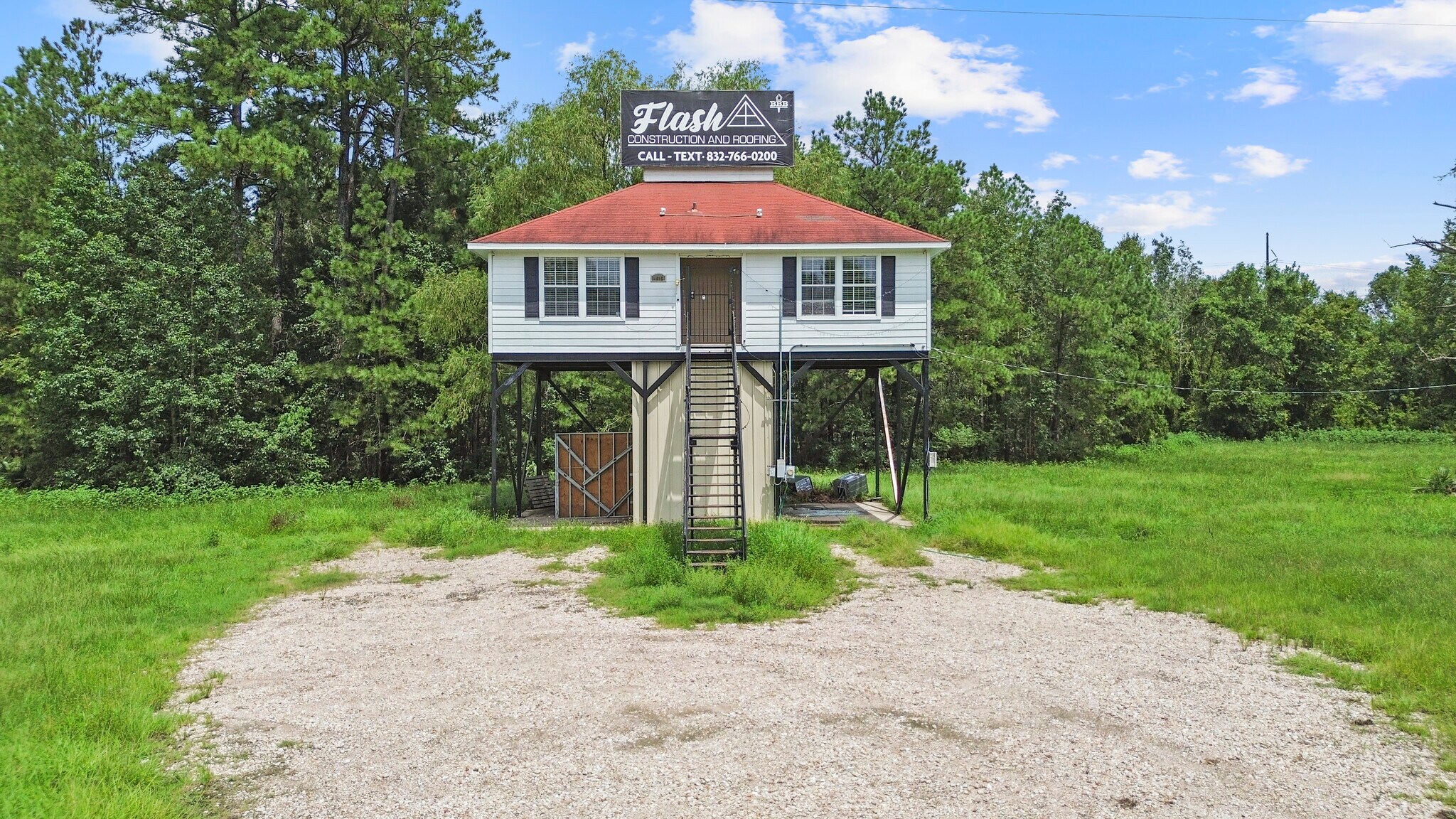 14815 Freeway Service Road, Conroe, TX for Rent