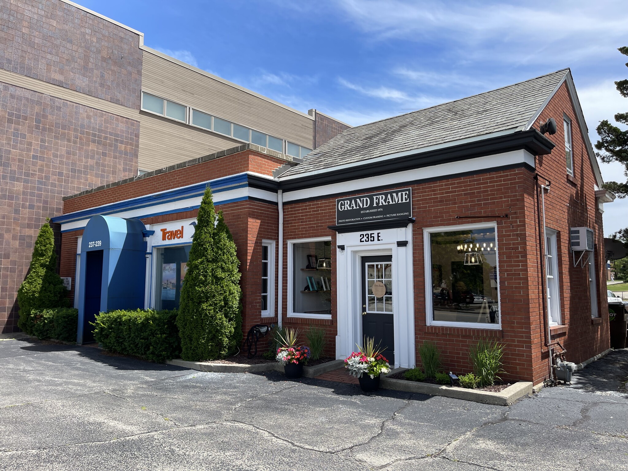 237 E Main St, Barrington, IL for Sale