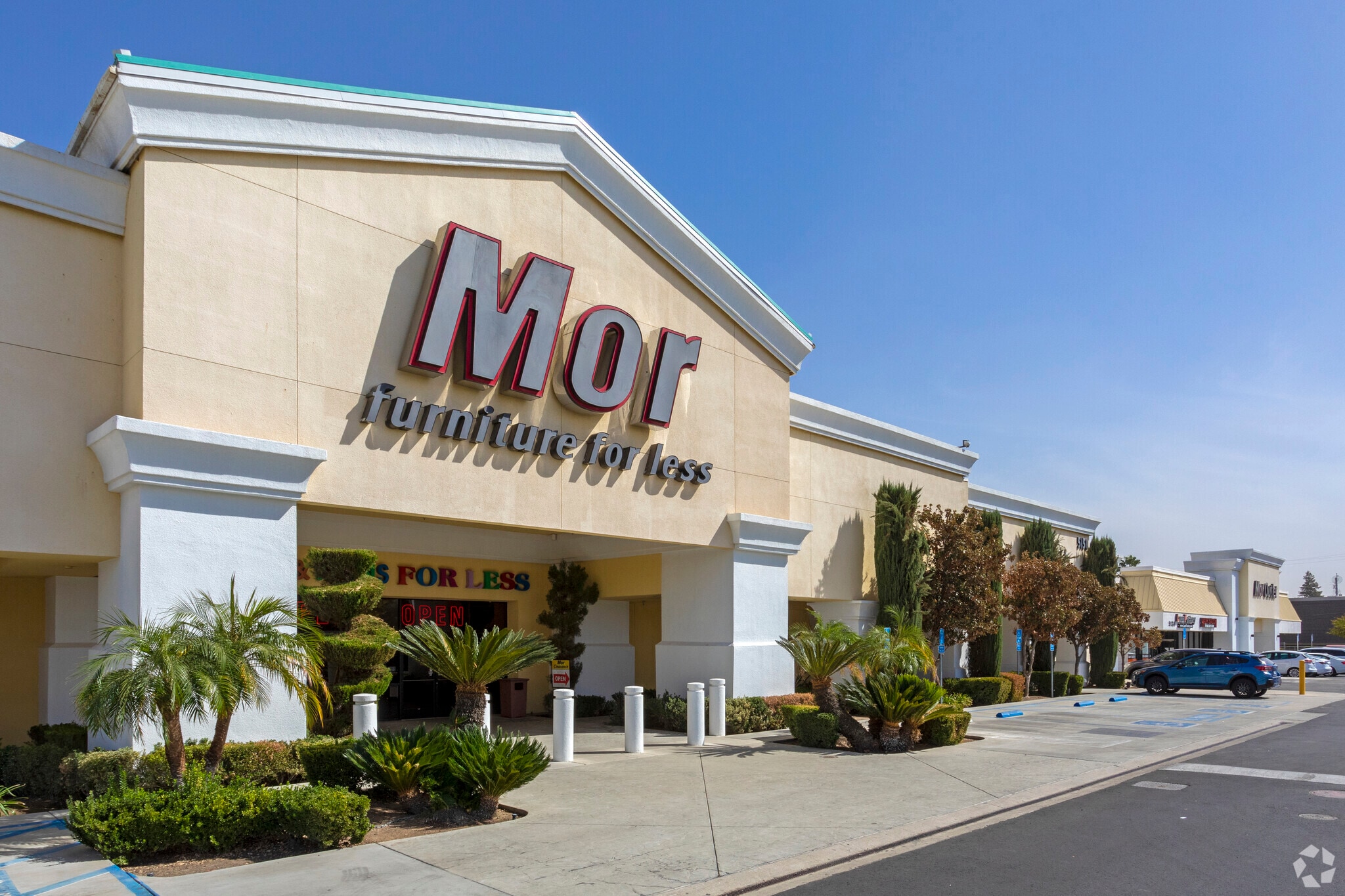 5130 N Blackstone Ave, Fresno, CA for Rent