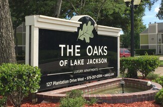 Lake Jackson, TX Apartments - 127 W Plantation Dr