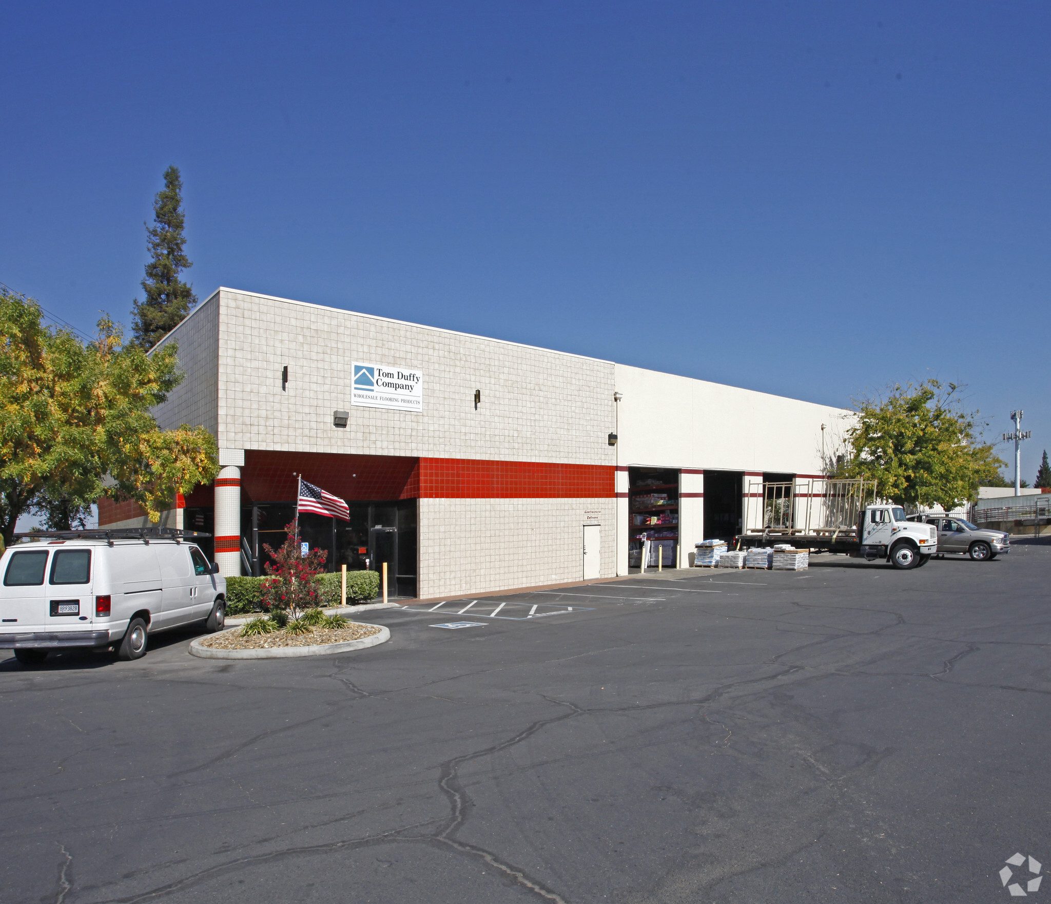 5650 Roseville Rd, Sacramento, CA for Rent