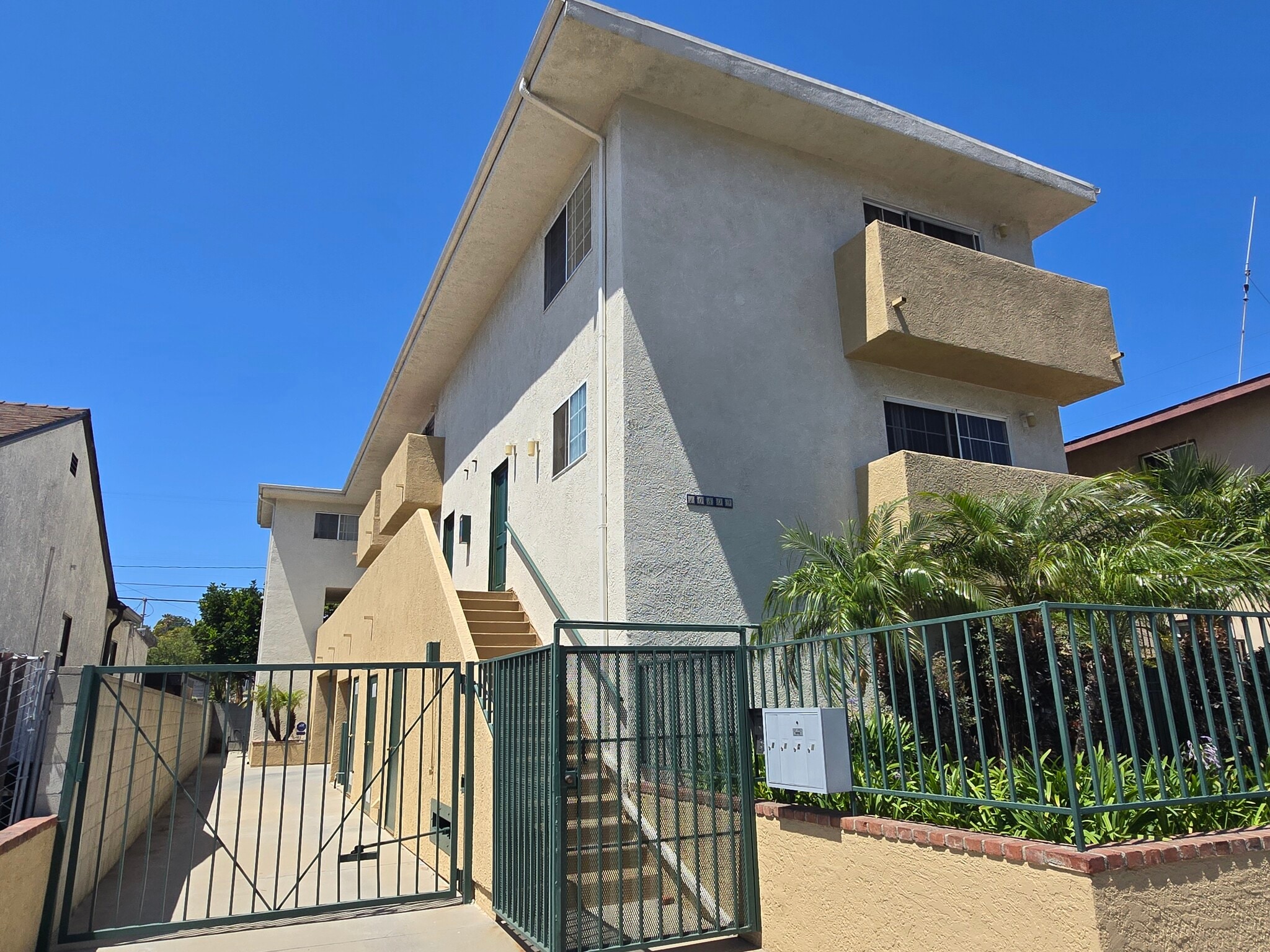 10809 Palms Blvd, Los Angeles, CA for Sale