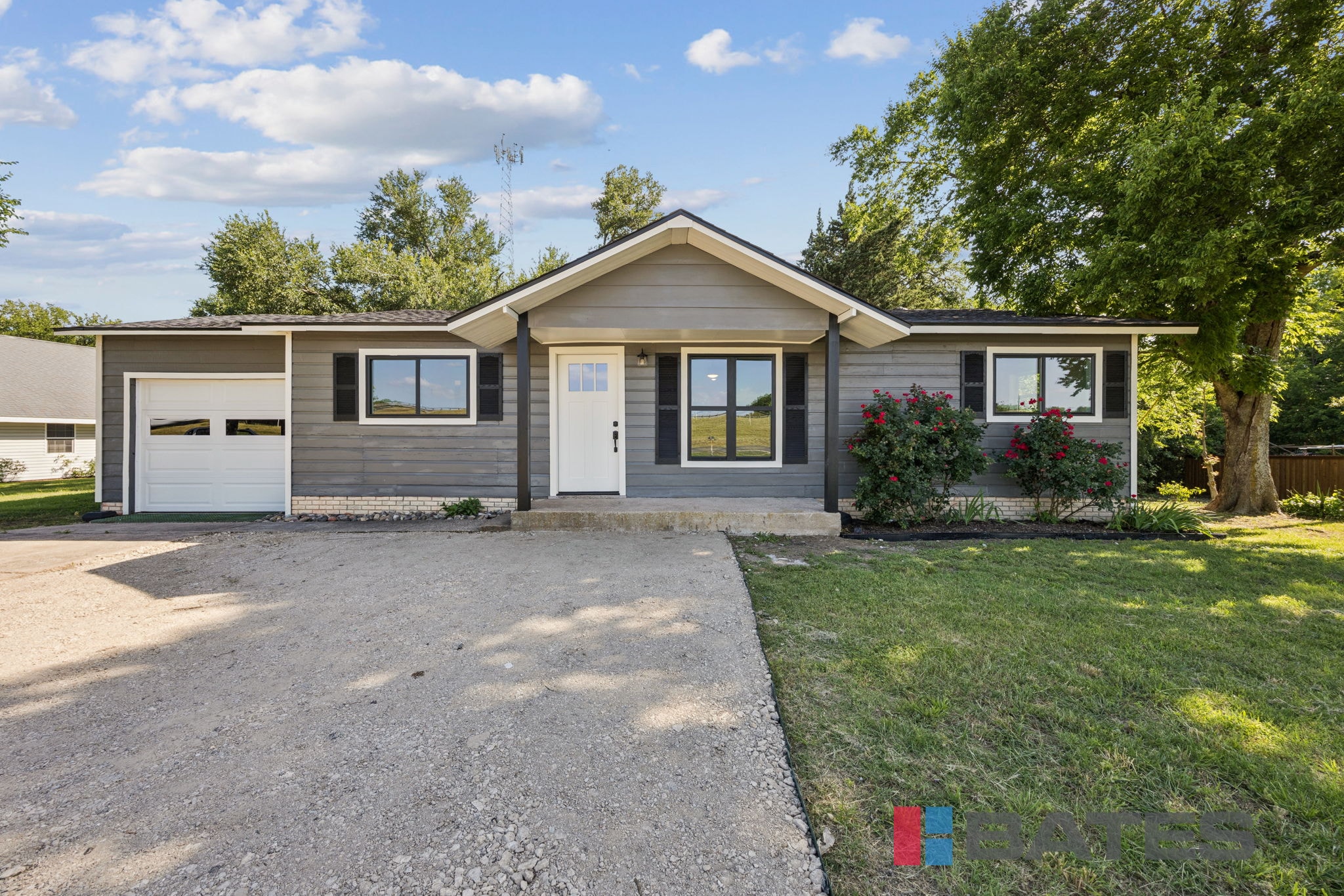 656 Sardis St, Midlothian, TX for Sale