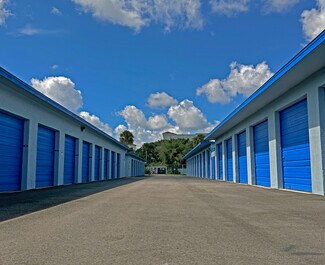 Melbourne, FL Self-Storage Facilities - 820 E Lincoln Ave