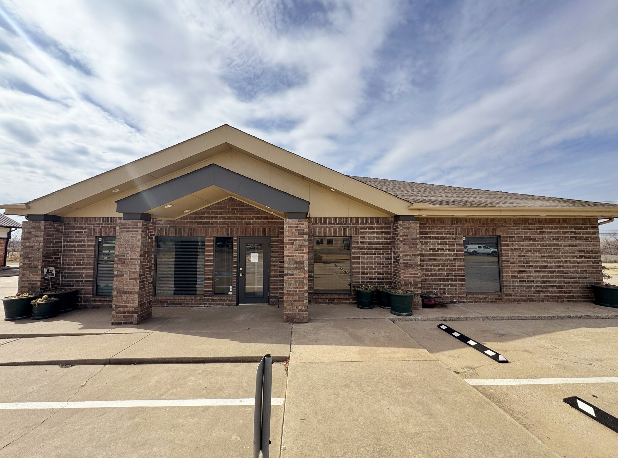 8001 N Macarthur Blvd, Oklahoma City, OK for Rent