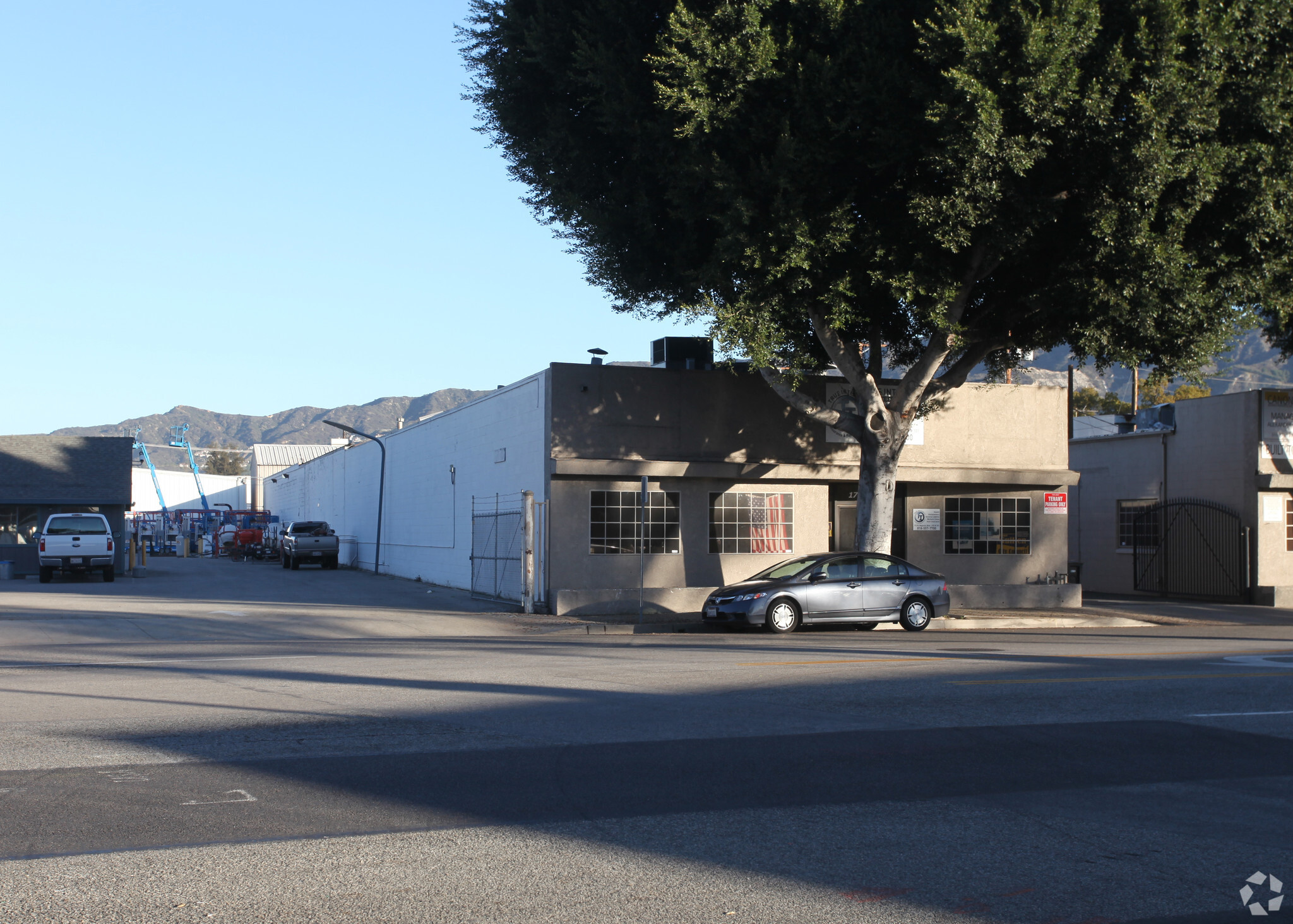 173-179 W Magnolia Blvd, Burbank, CA for Rent