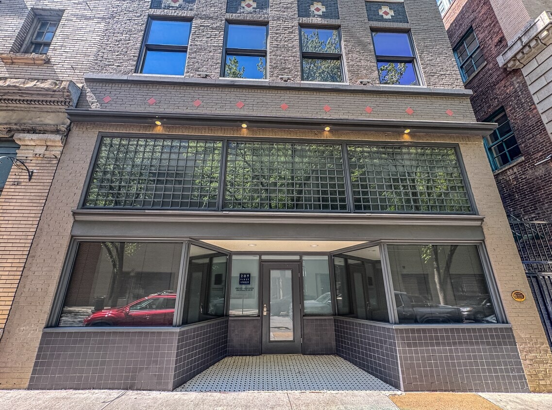 209 1st St SW, Roanoke, VA for Sale