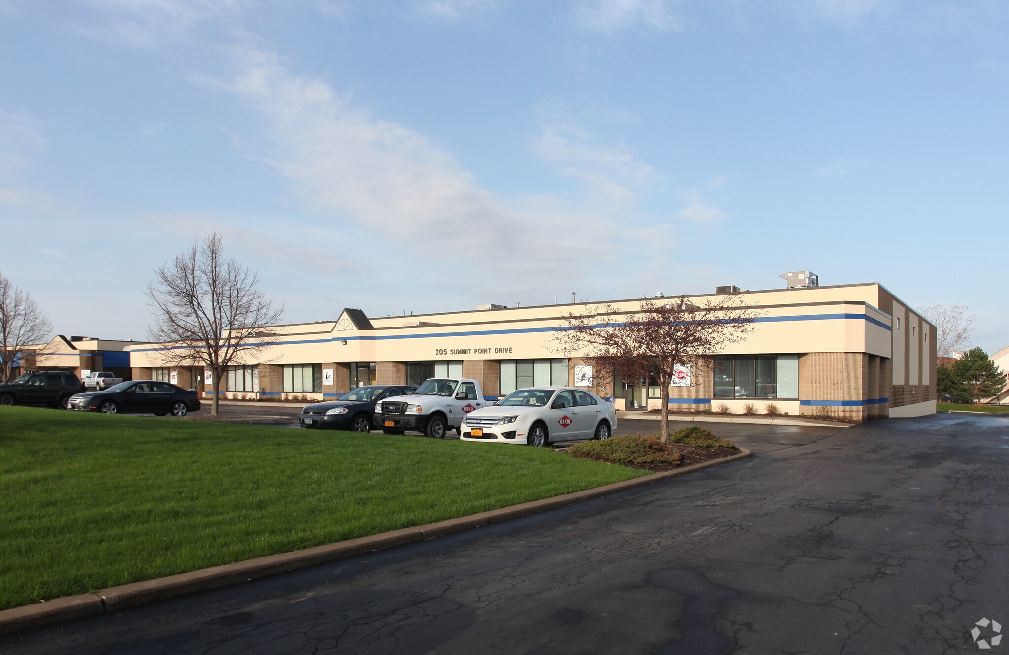 205 Summit Point Dr, Henrietta, NY for Rent