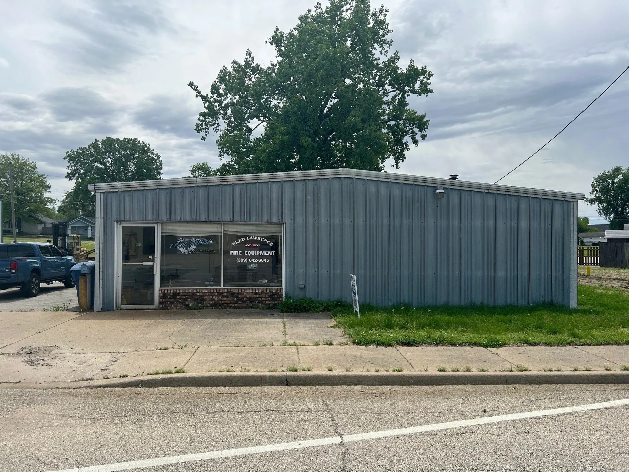 206 Derby St, Pekin, IL for Sale