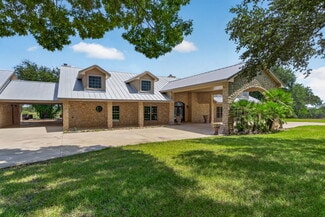 Castroville, TX Residential Income - 2234 Highway 90 w