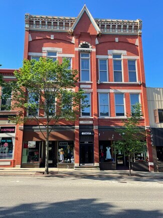 209-211 E Chicago St  