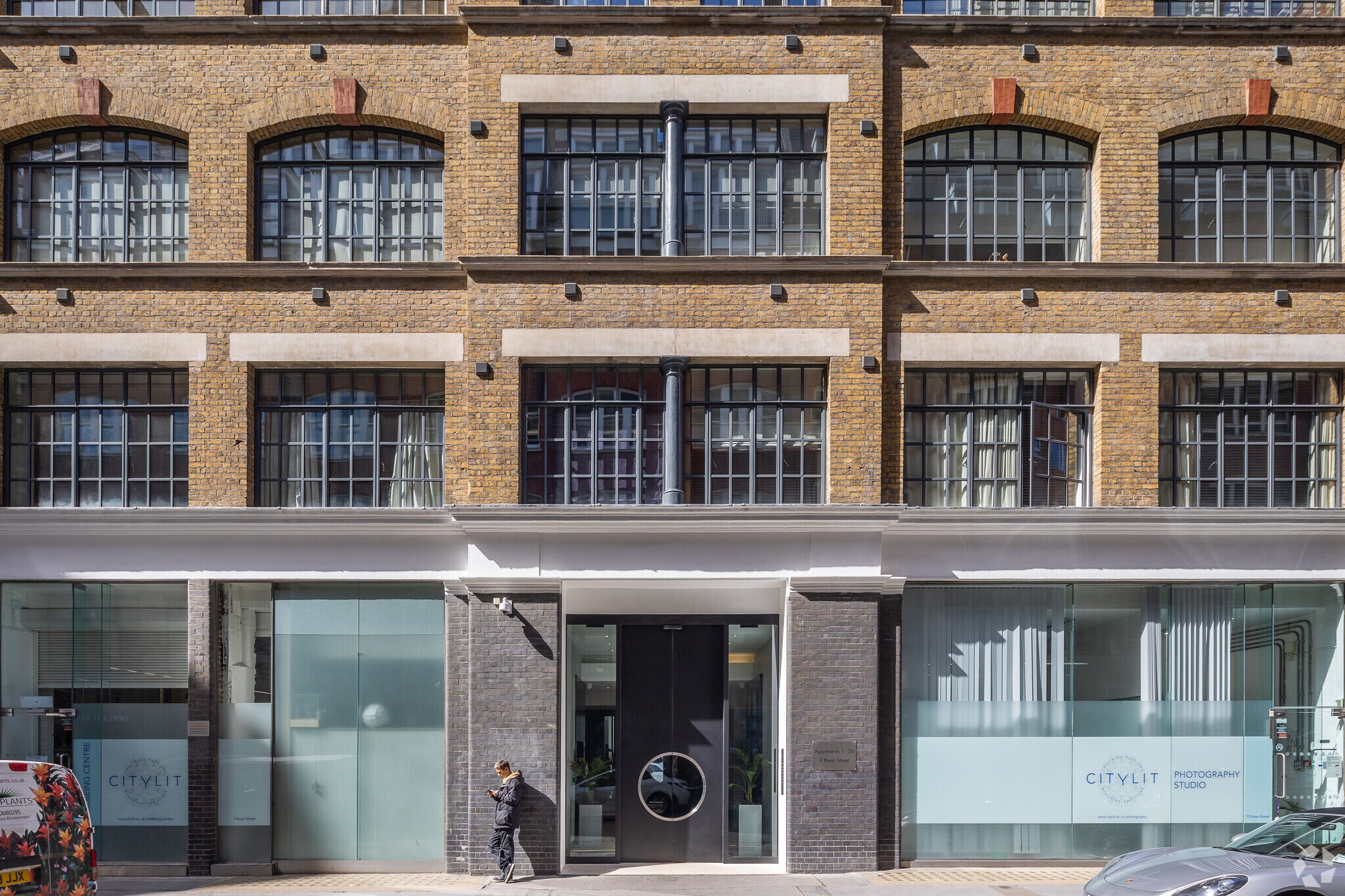 9-13 Kean St, London, LND for Rent
