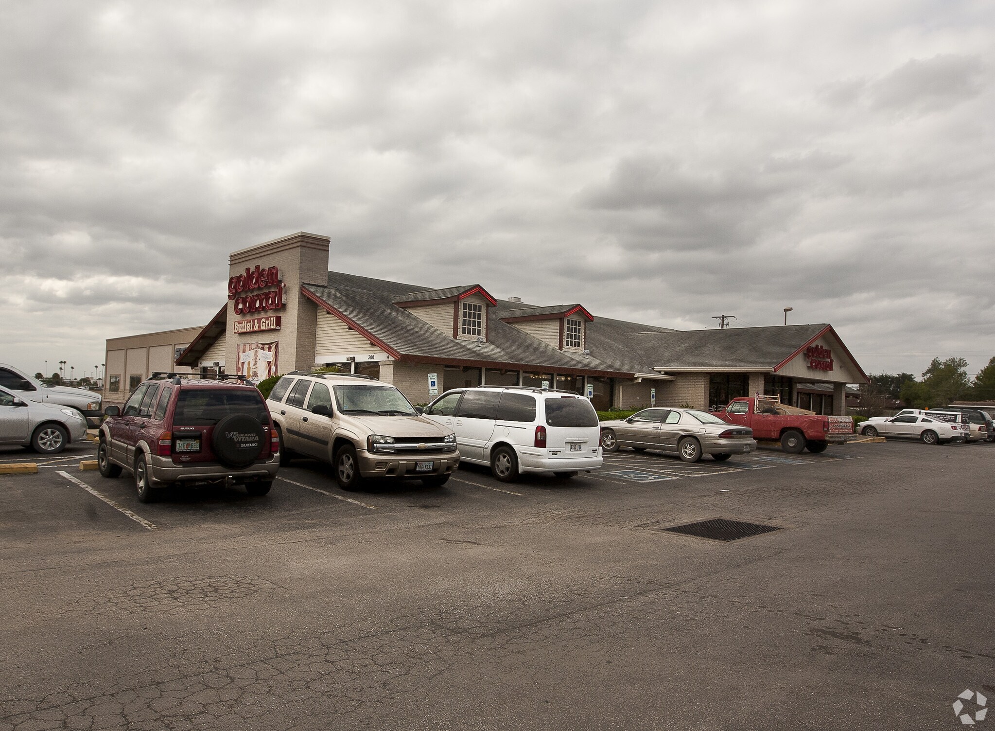 300 W Expressway 83, Weslaco, TX for Rent