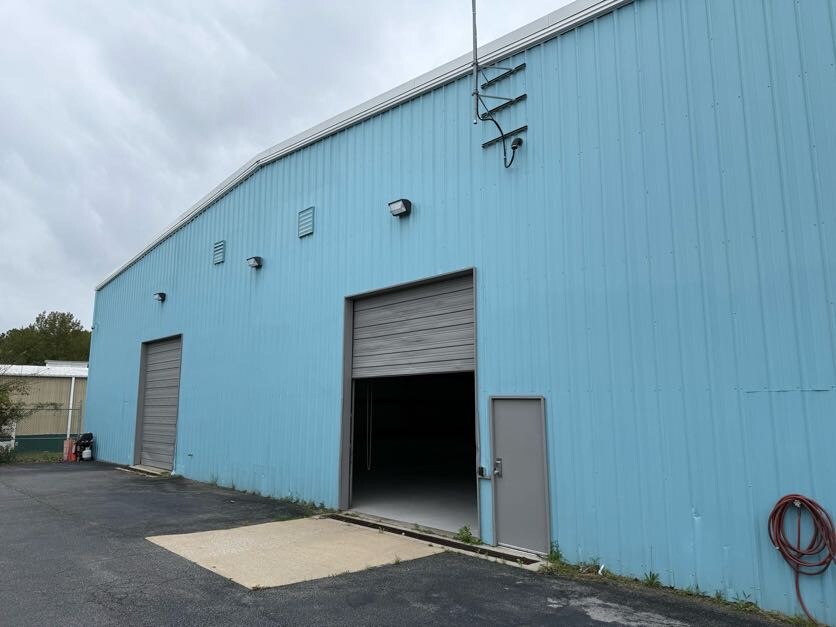 2011 Factory Ln, Petersburg, VA for Rent