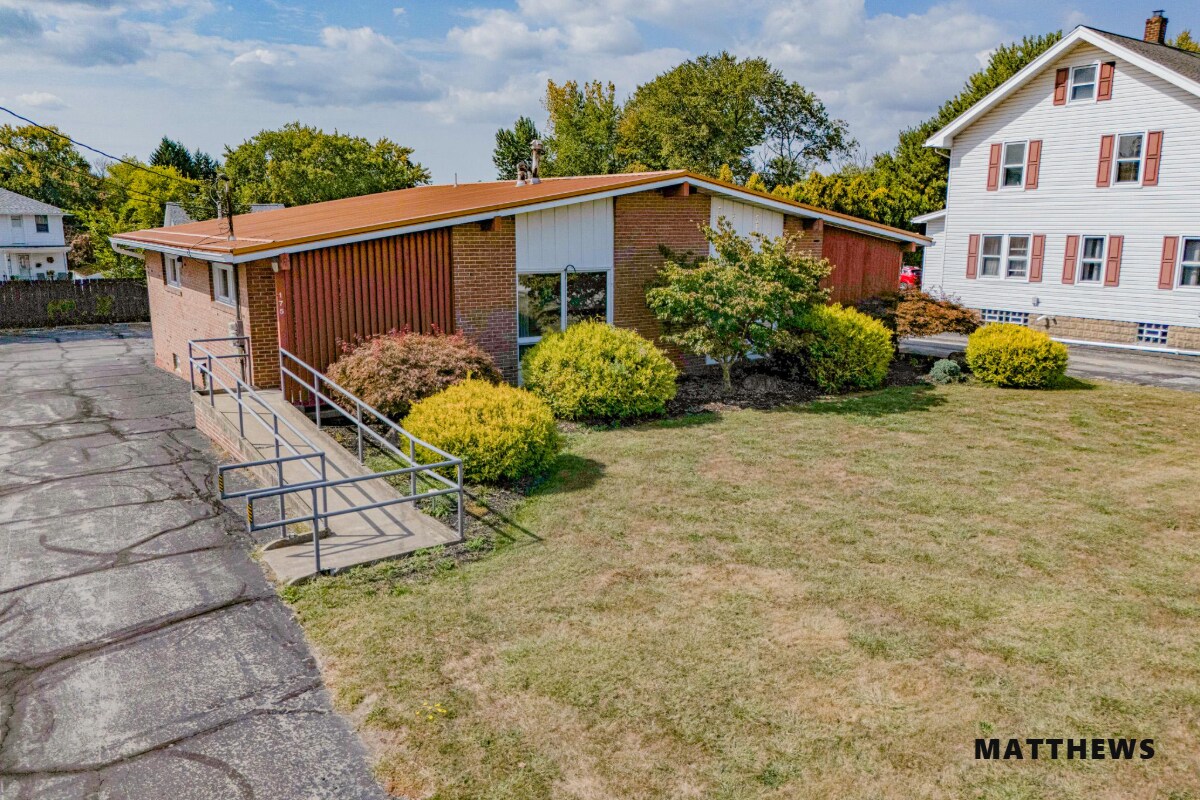 175 N Buhl Farm Dr, Hermitage, PA for Sale