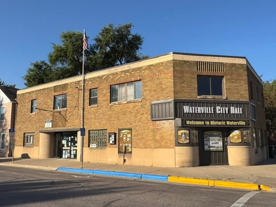 200 3rd St S, Waterville, MN for Sale