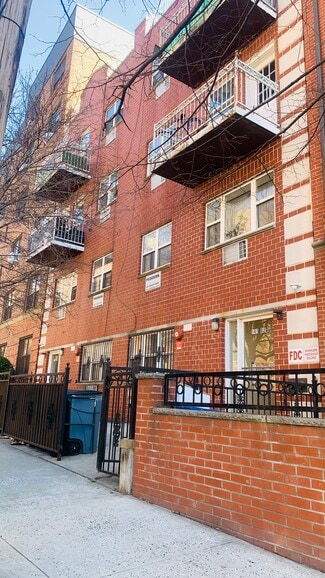 Jamaica, NY Apartments - 14102-14104 Pershing Cres