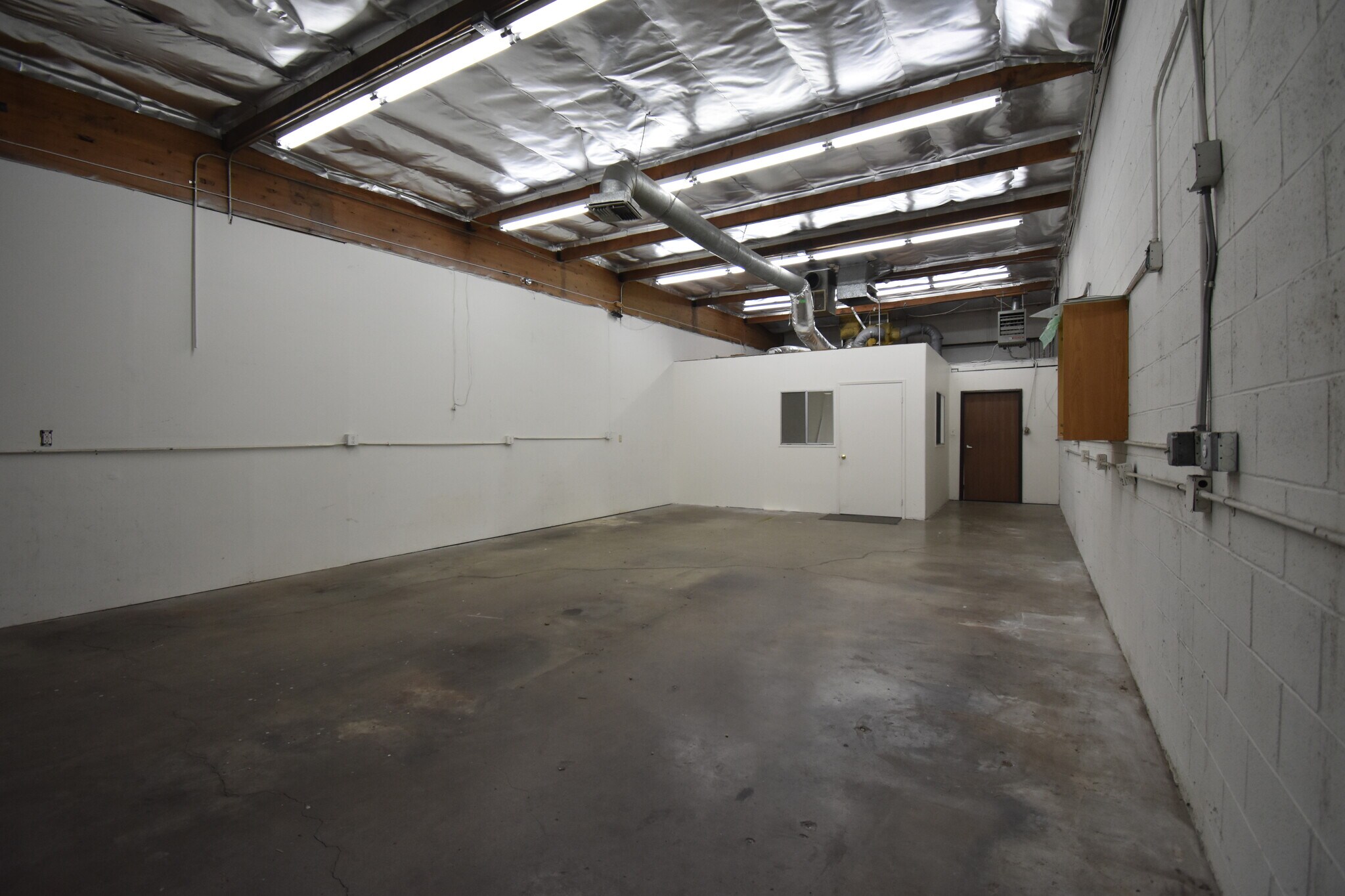 9052 Independence Ave, Canoga Park, CA for Rent