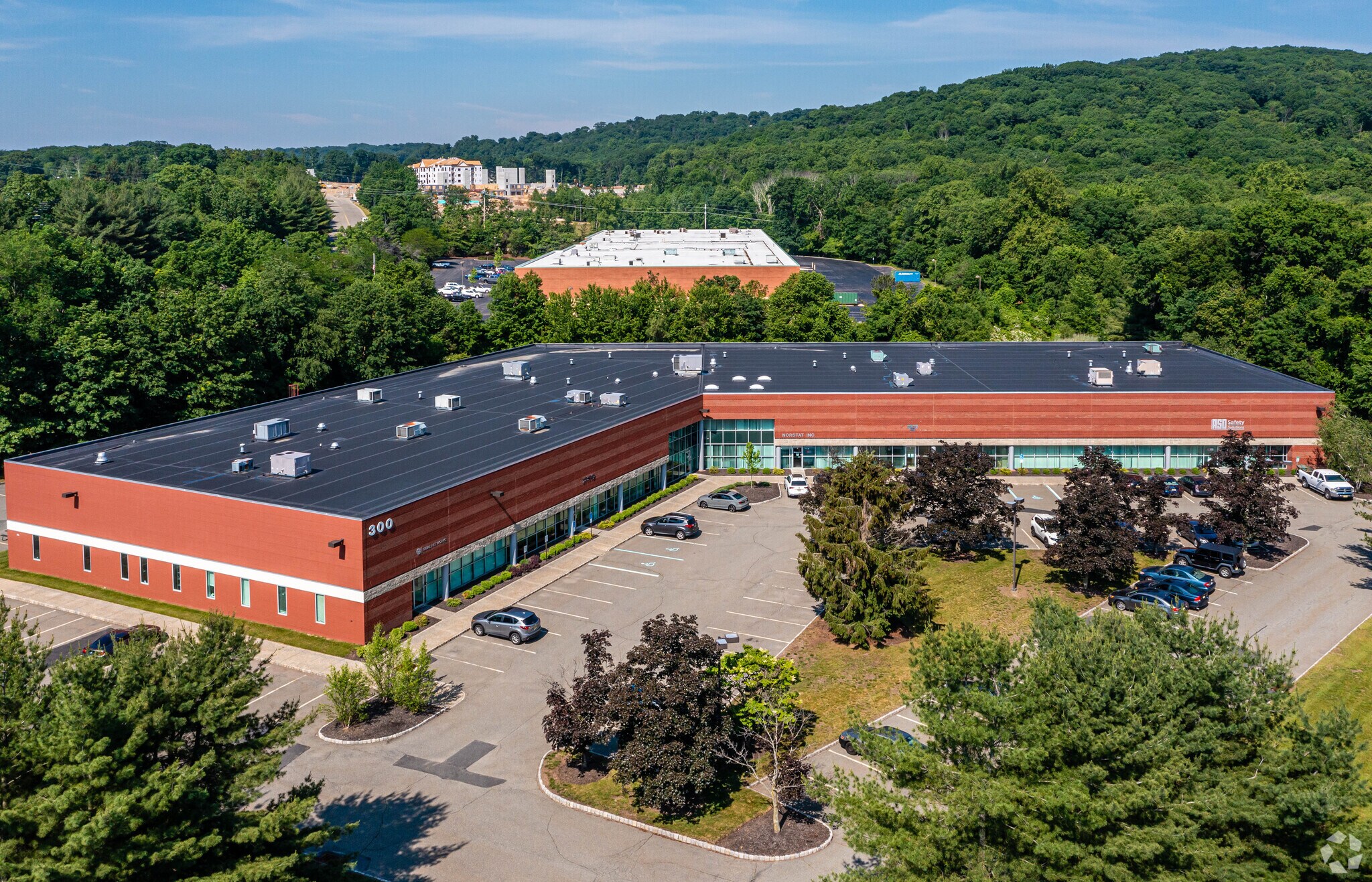 300 Roundhill Dr, Rockaway, NJ for Rent