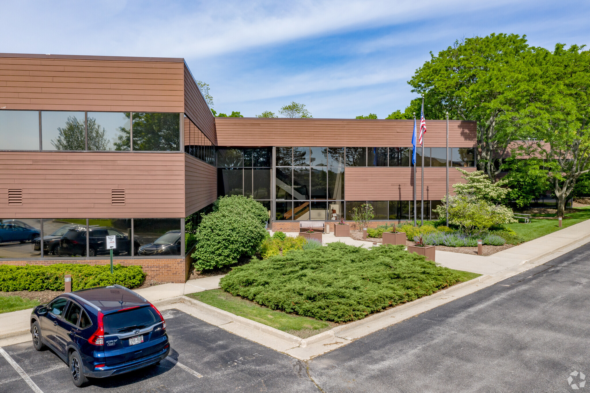 N14W24200 W Tower Pl, Waukesha, WI for Rent