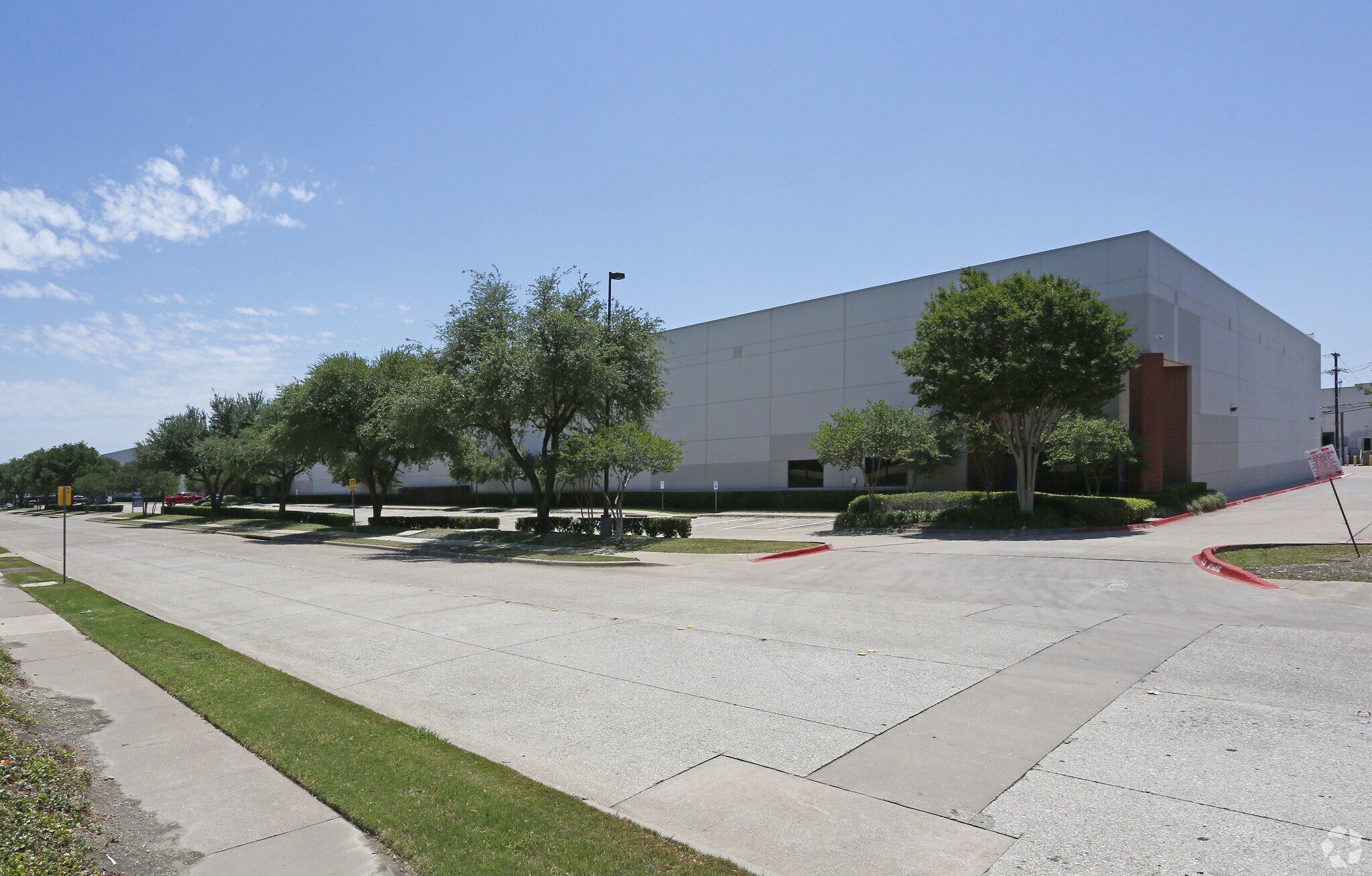 1700 Summit Ave, Plano, TX for Rent