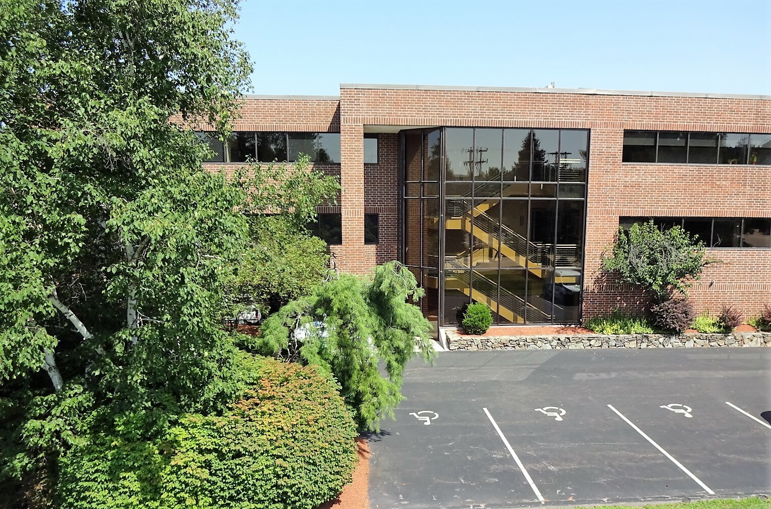 6 Trafalgar Sq, Nashua, NH for Rent