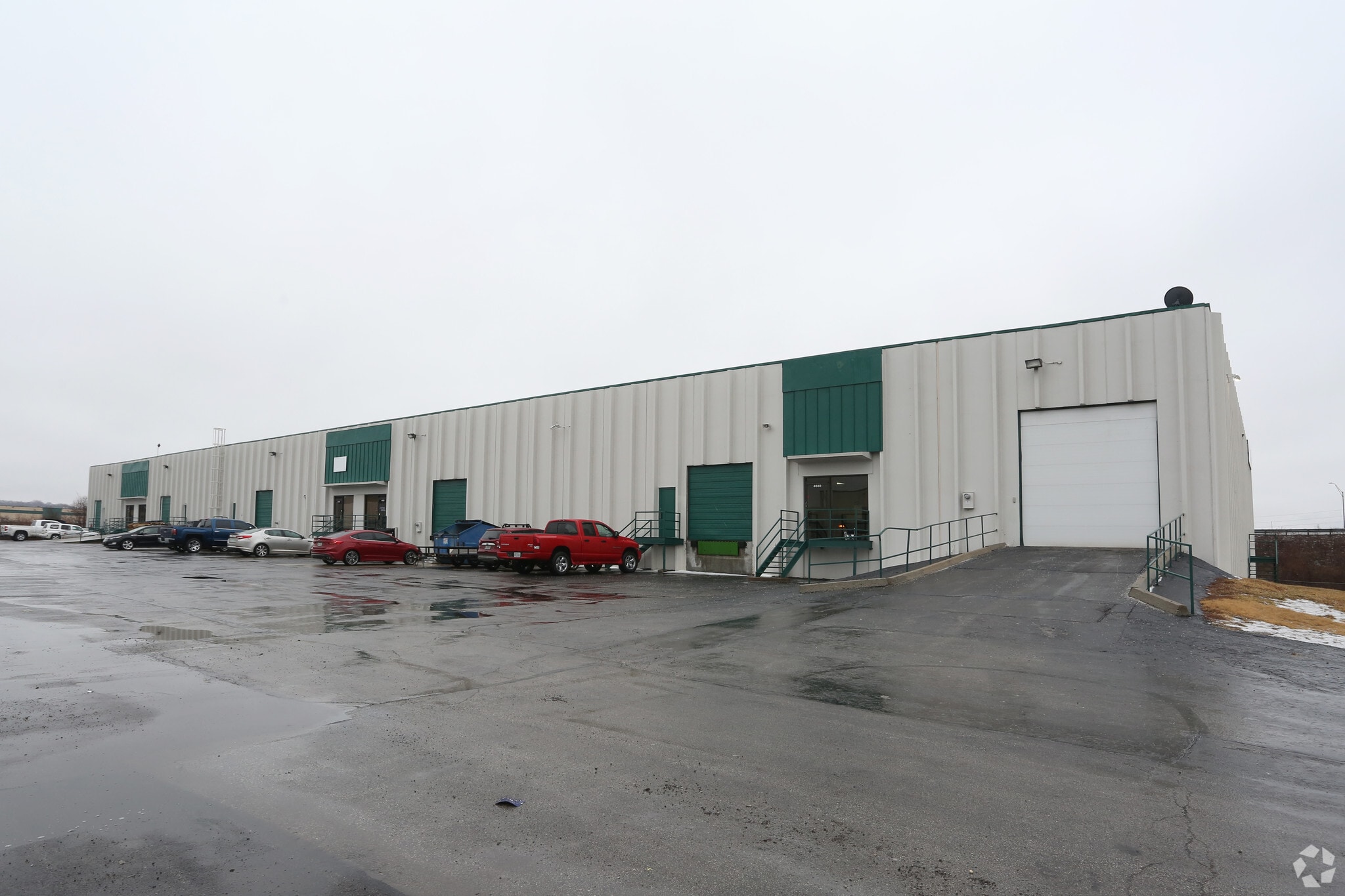 4032-4256 W Riverside St, Riverside, MO for Rent