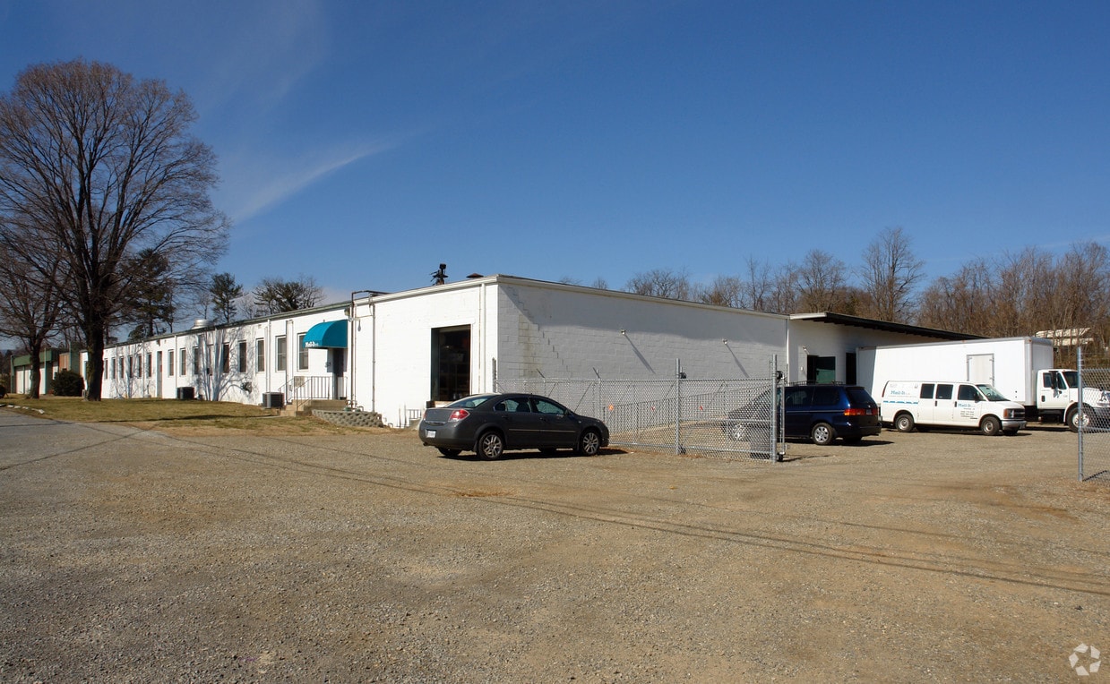 3125 Salem Tpke NW, Roanoke, VA for Rent